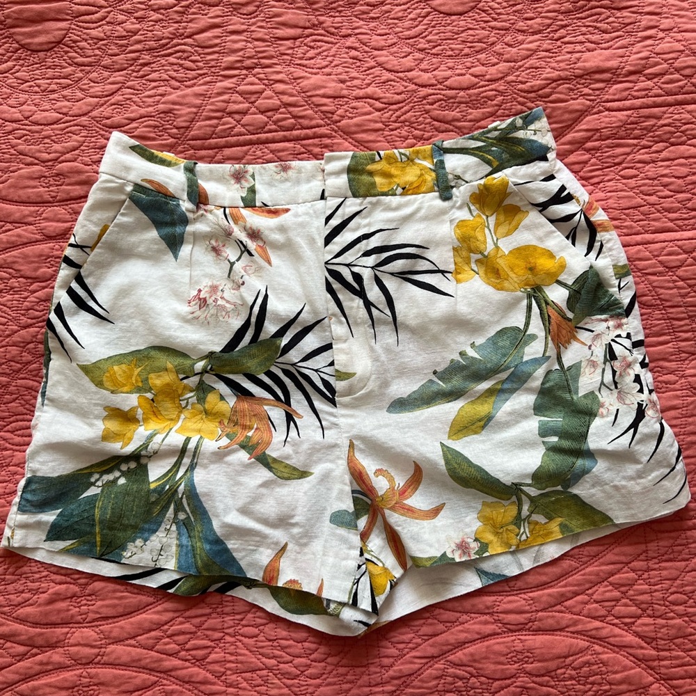 Zara Basic Floral Shorts Size Large
